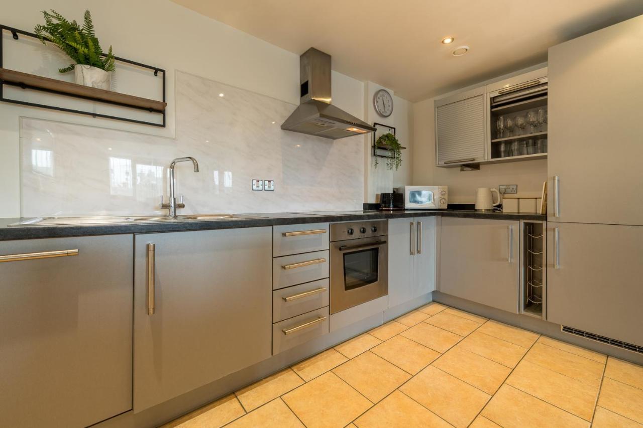 Sidemersey Livings- Convenient And Central 2-Bedroom Haven In L1 Ливърпул Екстериор снимка