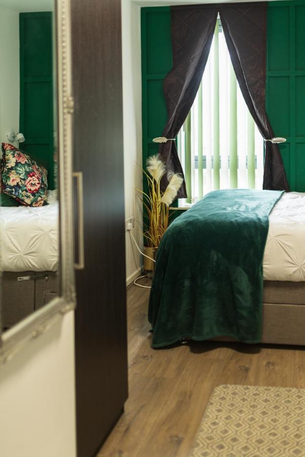 Sidemersey Livings- Convenient And Central 2-Bedroom Haven In L1 Ливърпул Екстериор снимка