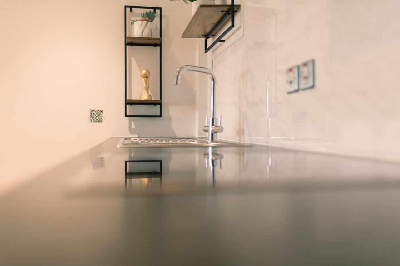 Sidemersey Livings- Convenient And Central 2-Bedroom Haven In L1 Ливърпул Екстериор снимка