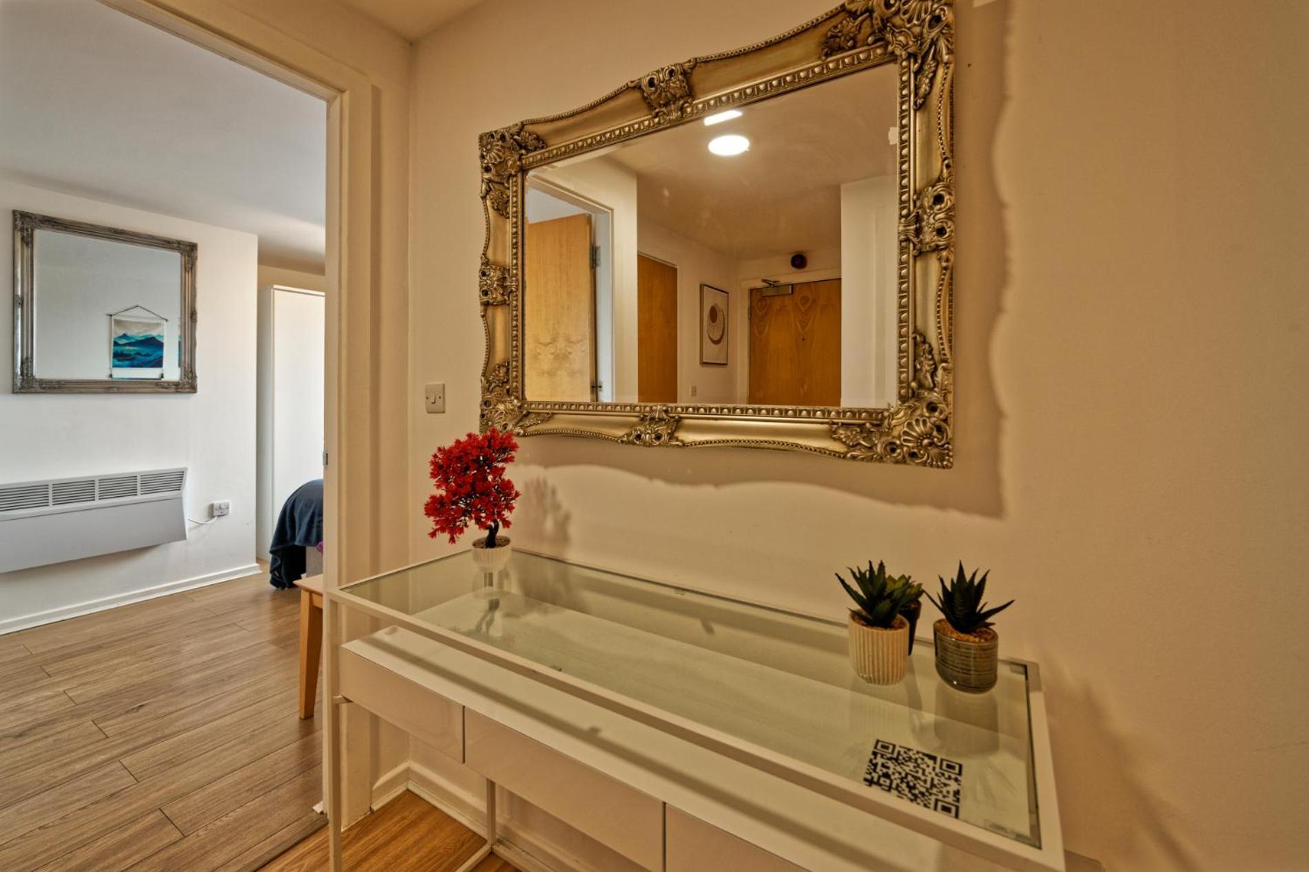 Sidemersey Livings- Convenient And Central 2-Bedroom Haven In L1 Ливърпул Екстериор снимка