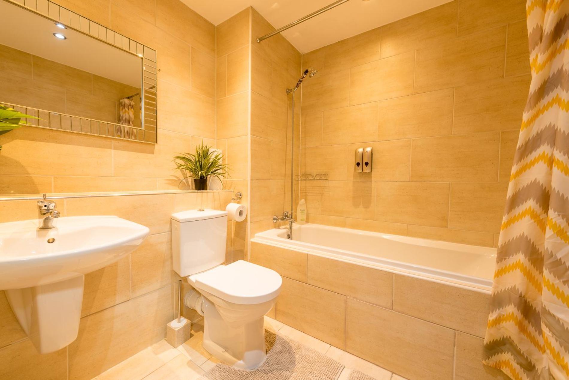 Sidemersey Livings- Convenient And Central 2-Bedroom Haven In L1 Ливърпул Екстериор снимка